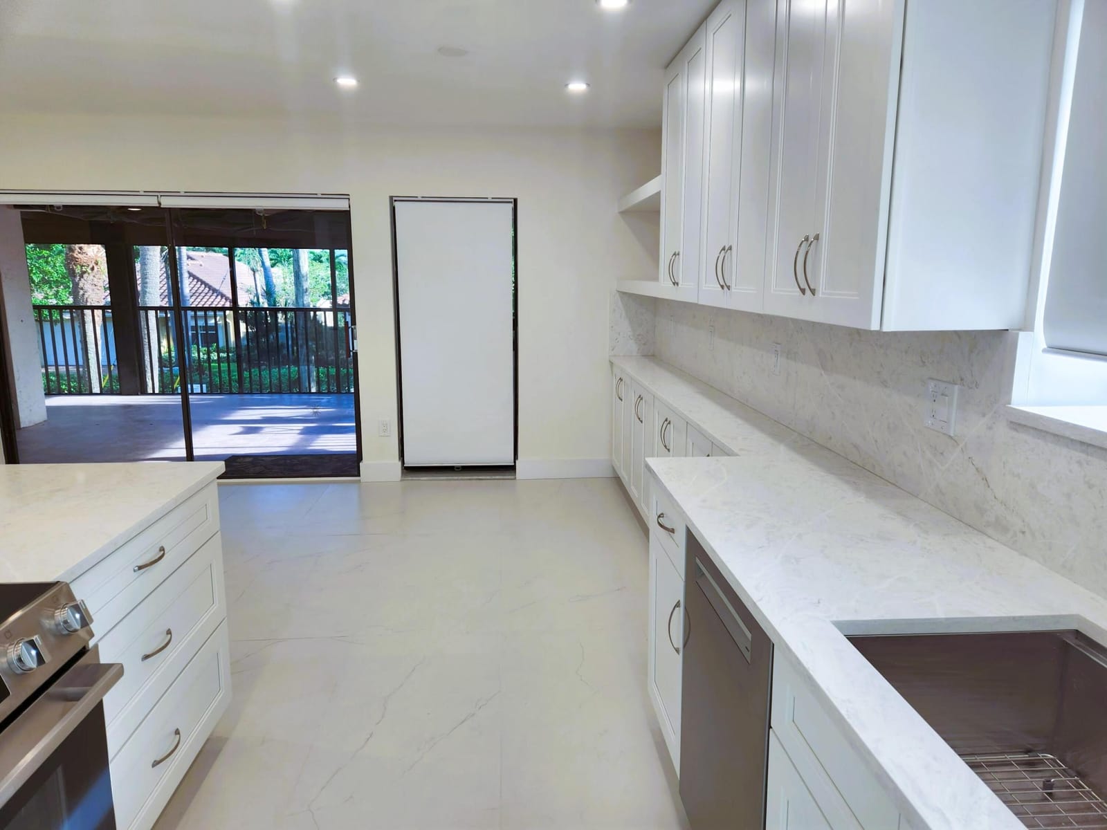 30 PELICAN POINTE Drive 201 — photo 8