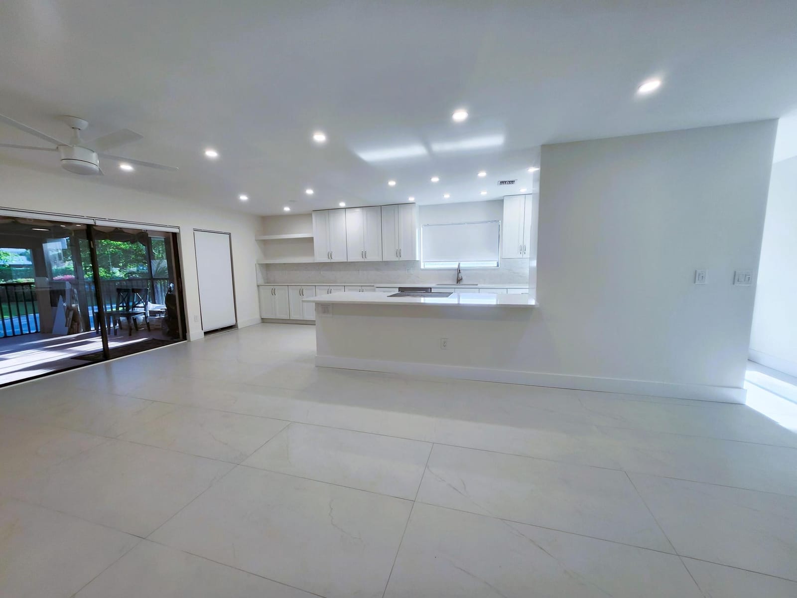 30 PELICAN POINTE Drive 201 — photo 10