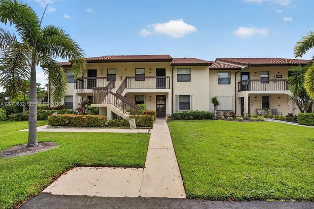 4626 Lucerne Lakes Boulevard E 202, Lucerne Lakes, Lake Worth, FL