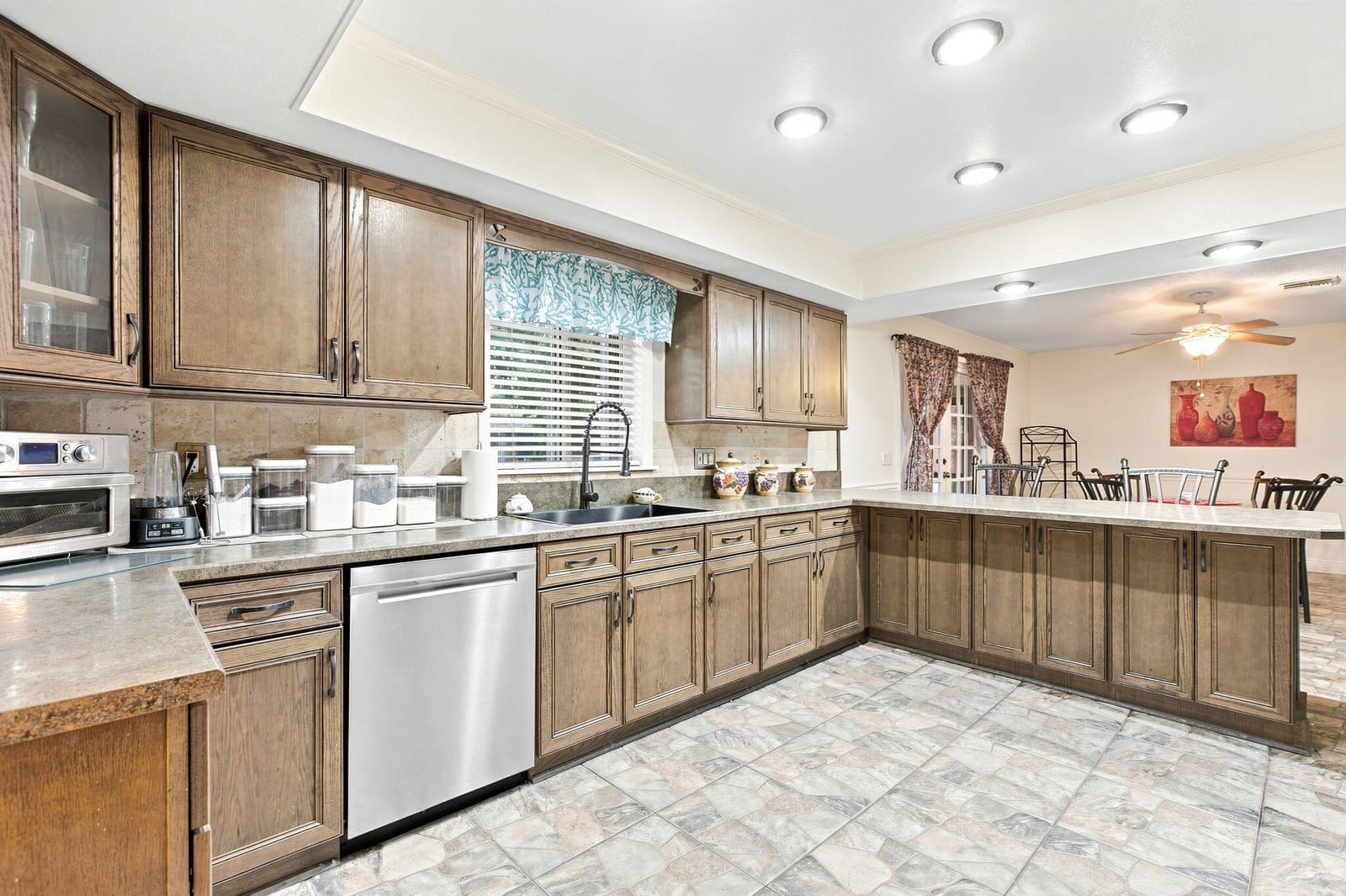 2730 Fairway Drive — photo 10