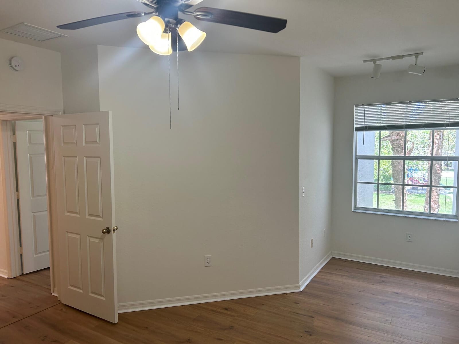 272 SE KITCHING Circle — photo 4