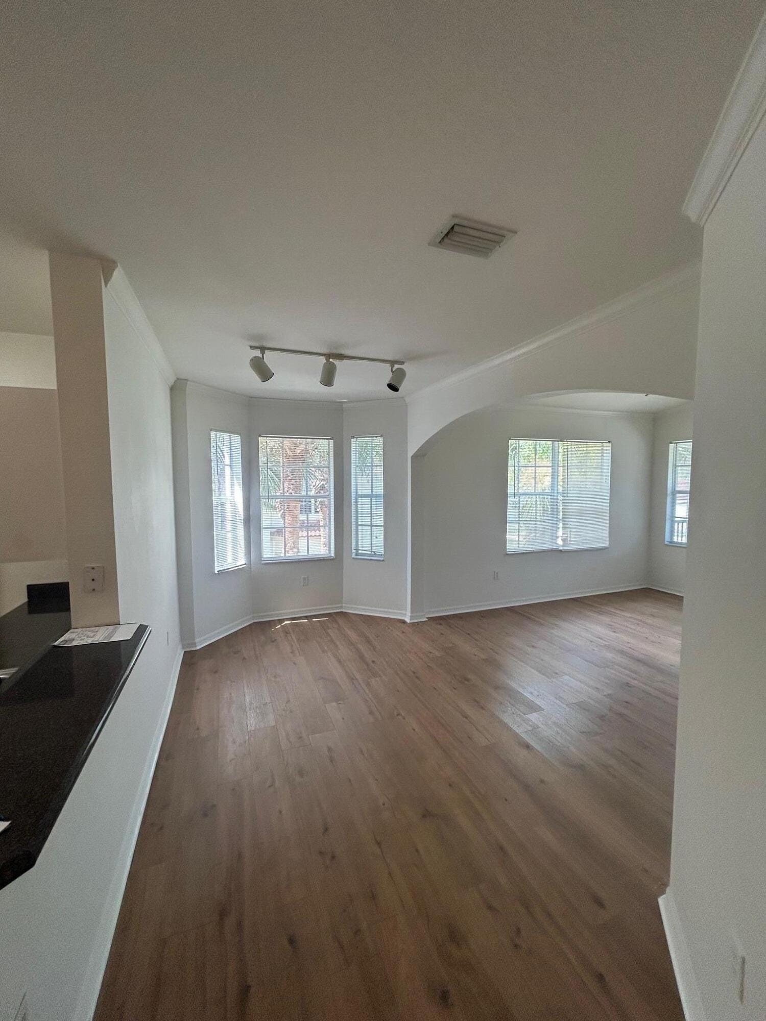 272 SE KITCHING Circle — photo 9
