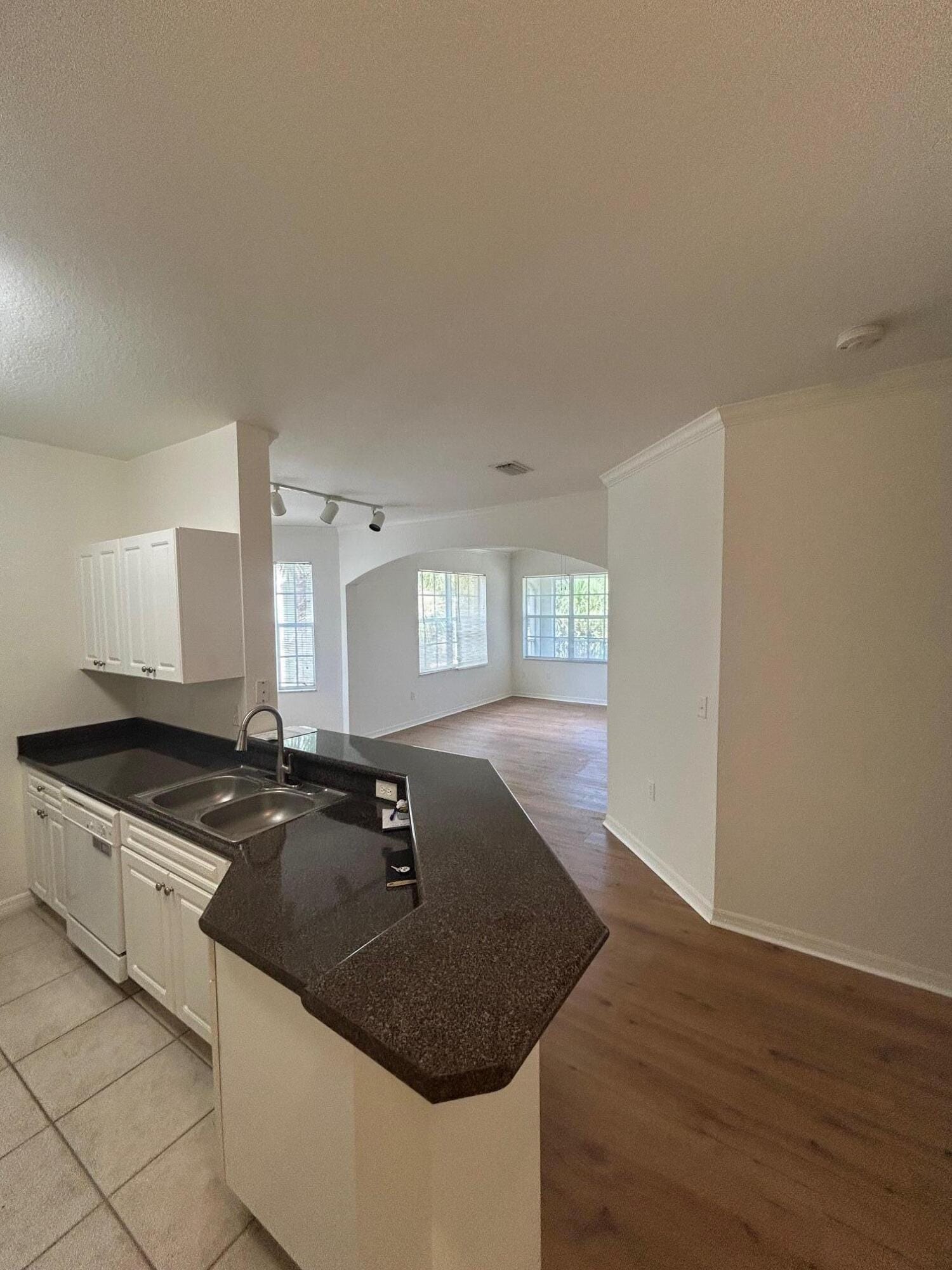 272 SE KITCHING Circle — photo 10