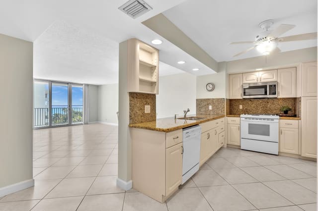 1150 HILLSBORO MILE 914, Hillsboro Beach, FL 33062