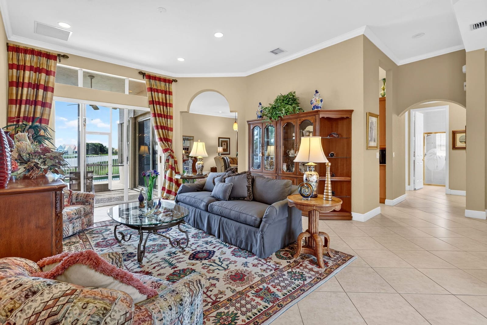 303 NW BAYSIDE Court — photo 4