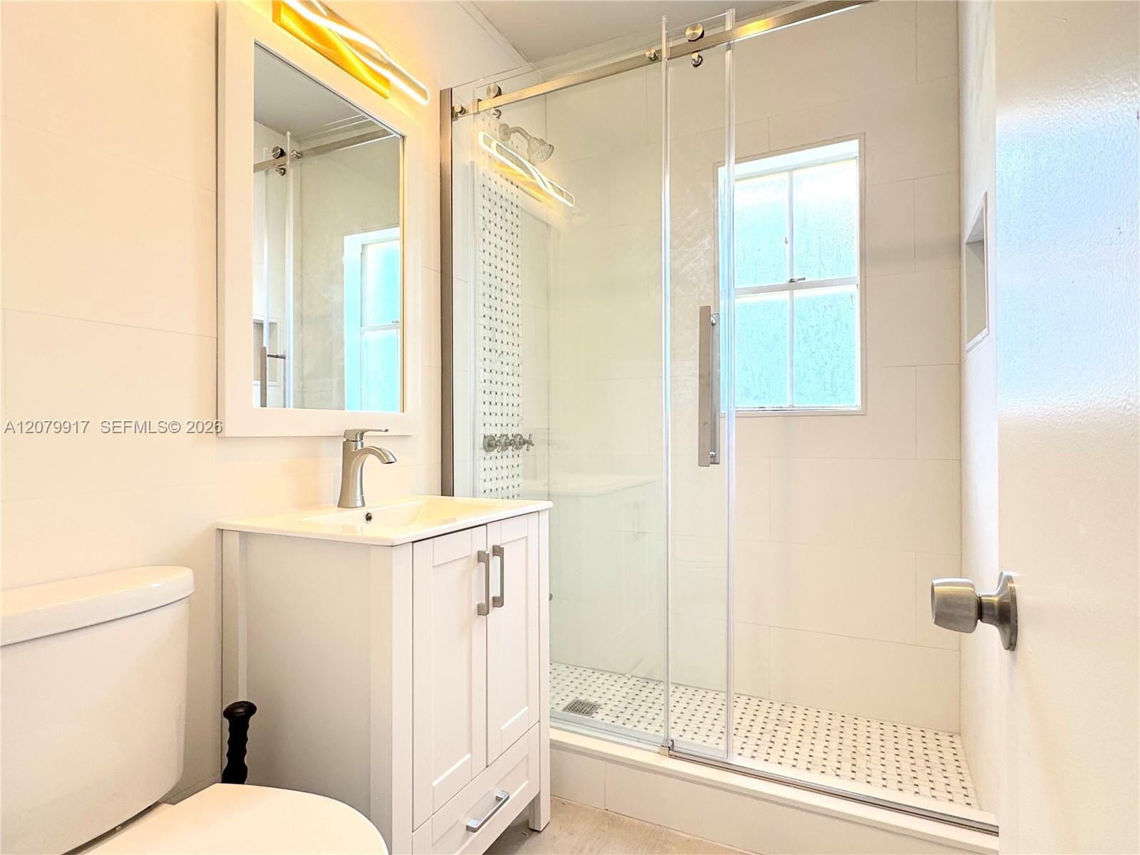 3375 Franklin Avenue B — photo 11