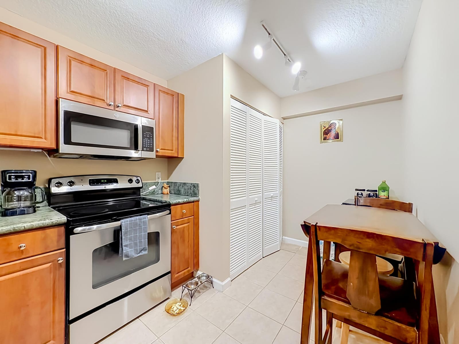 519 E Sheridan Street 4042 — photo 12
