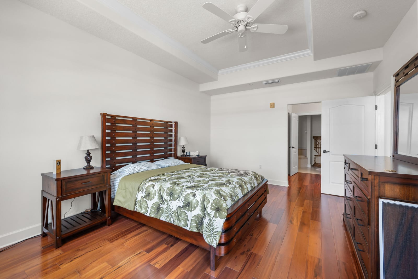 20 ORANGE Avenue 306 — photo 10