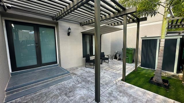 11205 NW 15TH Street 11205, Pembroke Pines, FL 33026