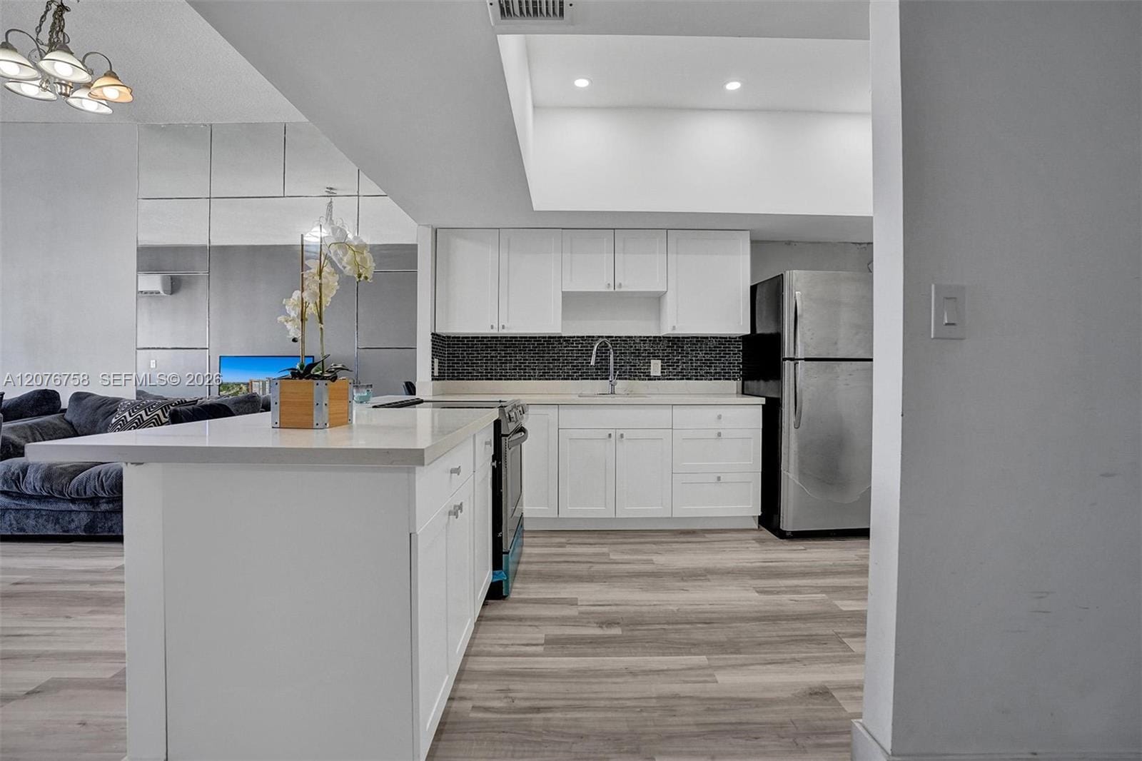 1351 NE Miami Gardens Drive 1703E — photo 3