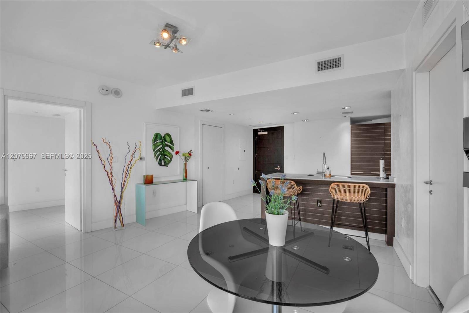 200 Biscayne Boulevard Way 3703, Miami, FL 33131 photo 11