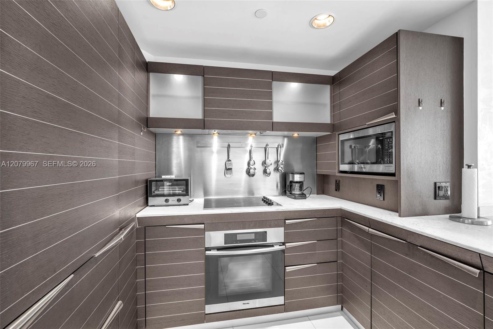 200 Biscayne Boulevard Way 3703, Miami, FL 33131 photo 13