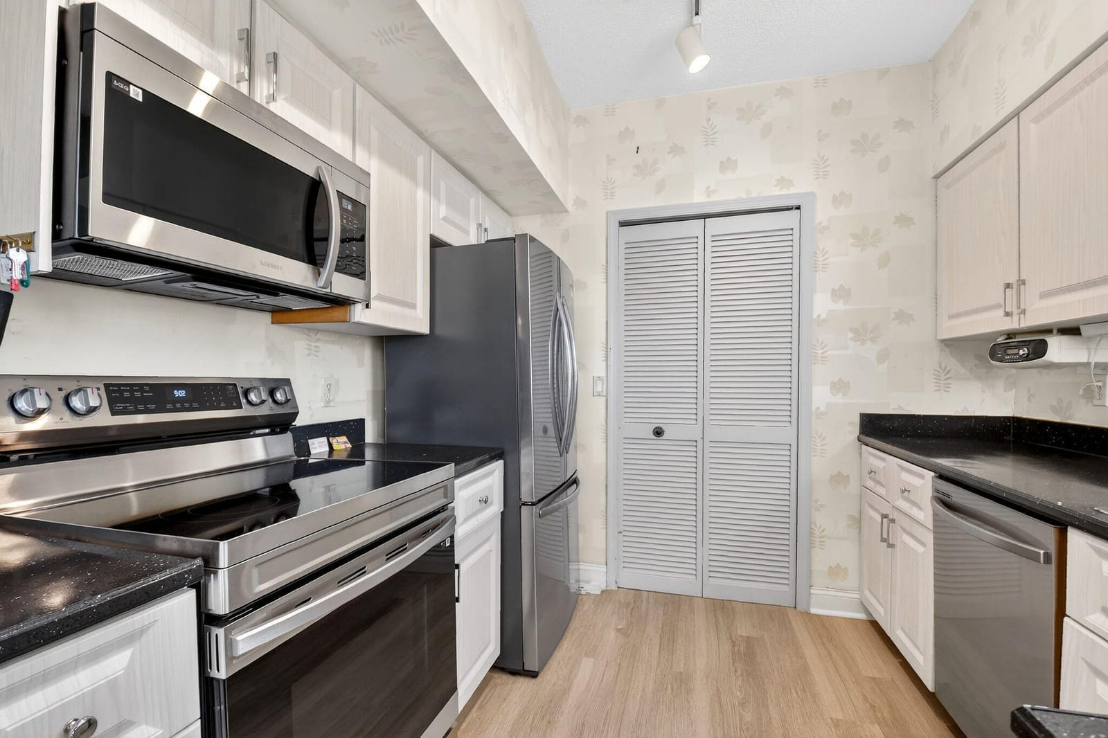 8065 Aberdeen Drive 101, Boynton Beach, FL 33472 photo 14