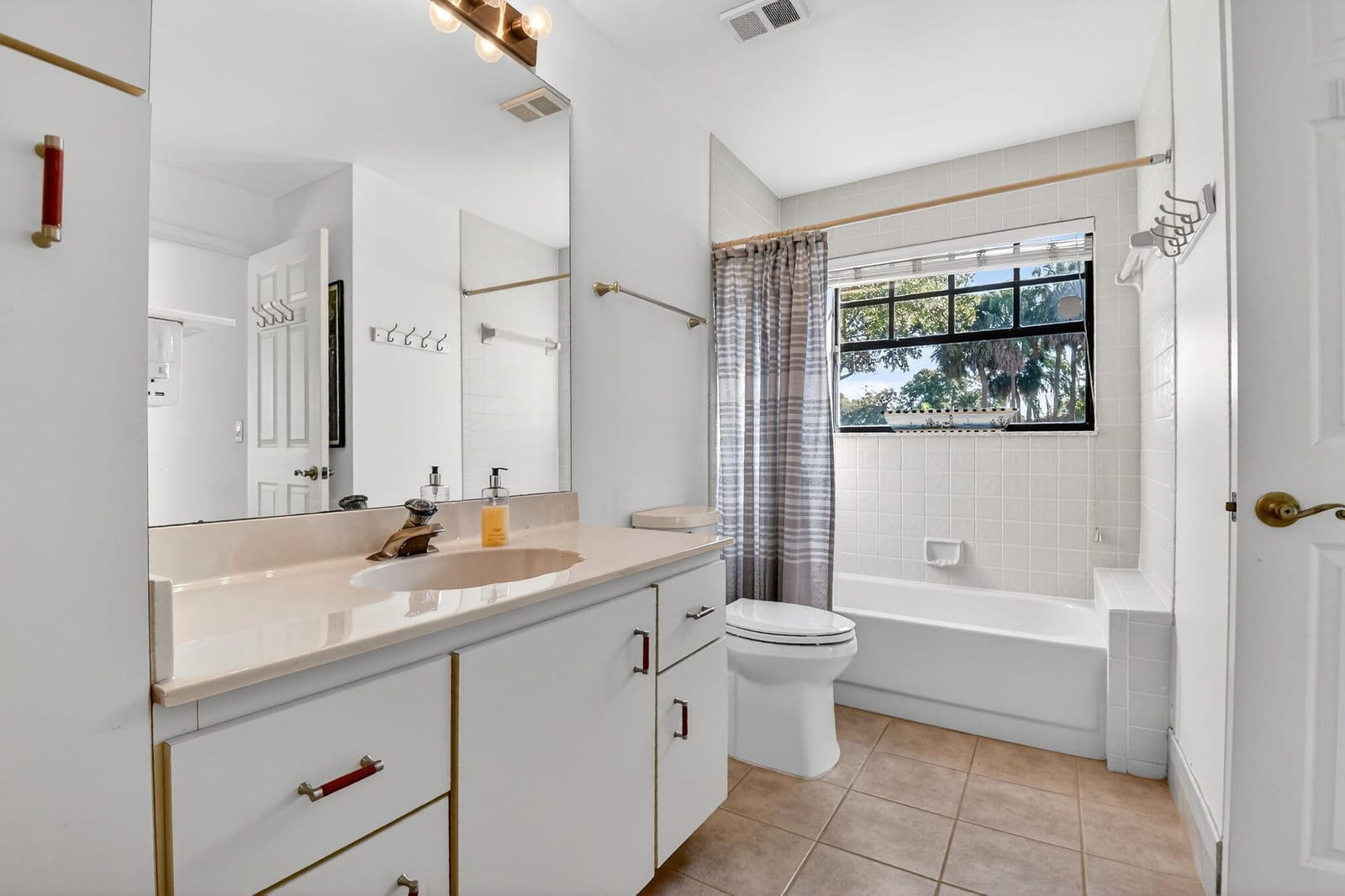 8065 Aberdeen Drive 101, Boynton Beach, FL 33472 photo 23