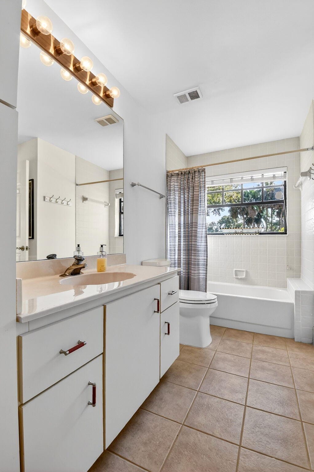 8065 Aberdeen Drive 101, Boynton Beach, FL 33472 photo 24