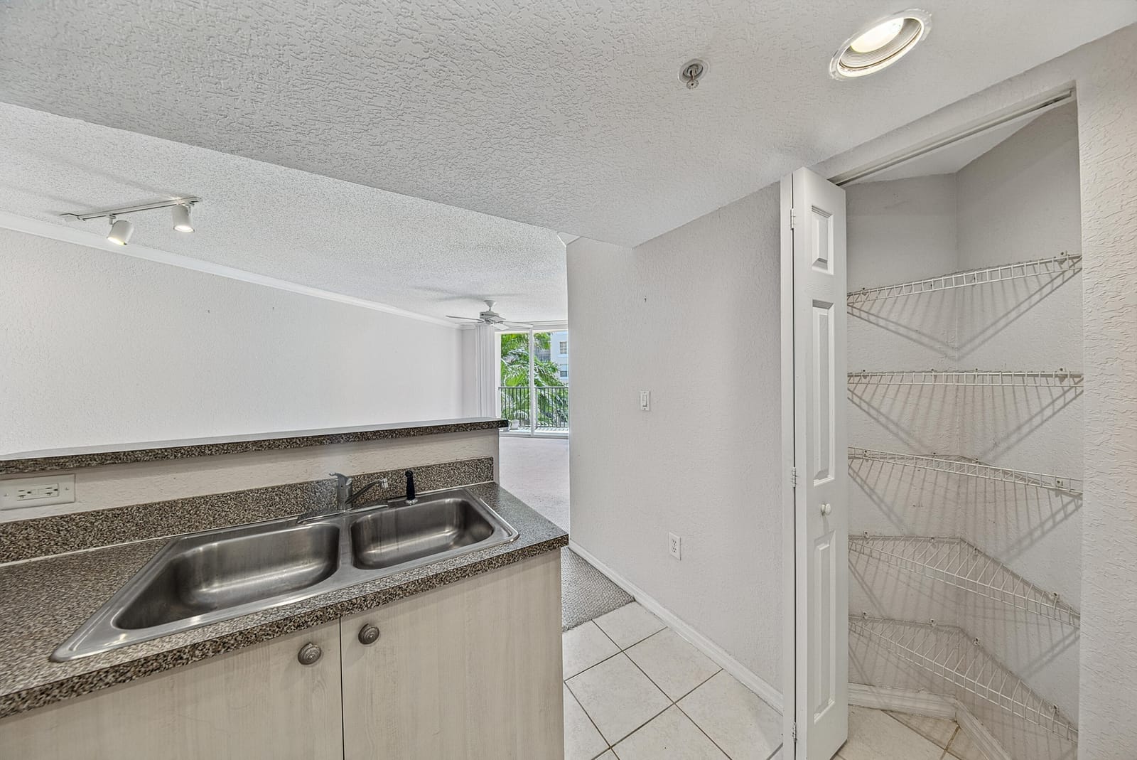 1801 N FLAGLER Drive 631, West Palm Beach, FL 33407 photo 22
