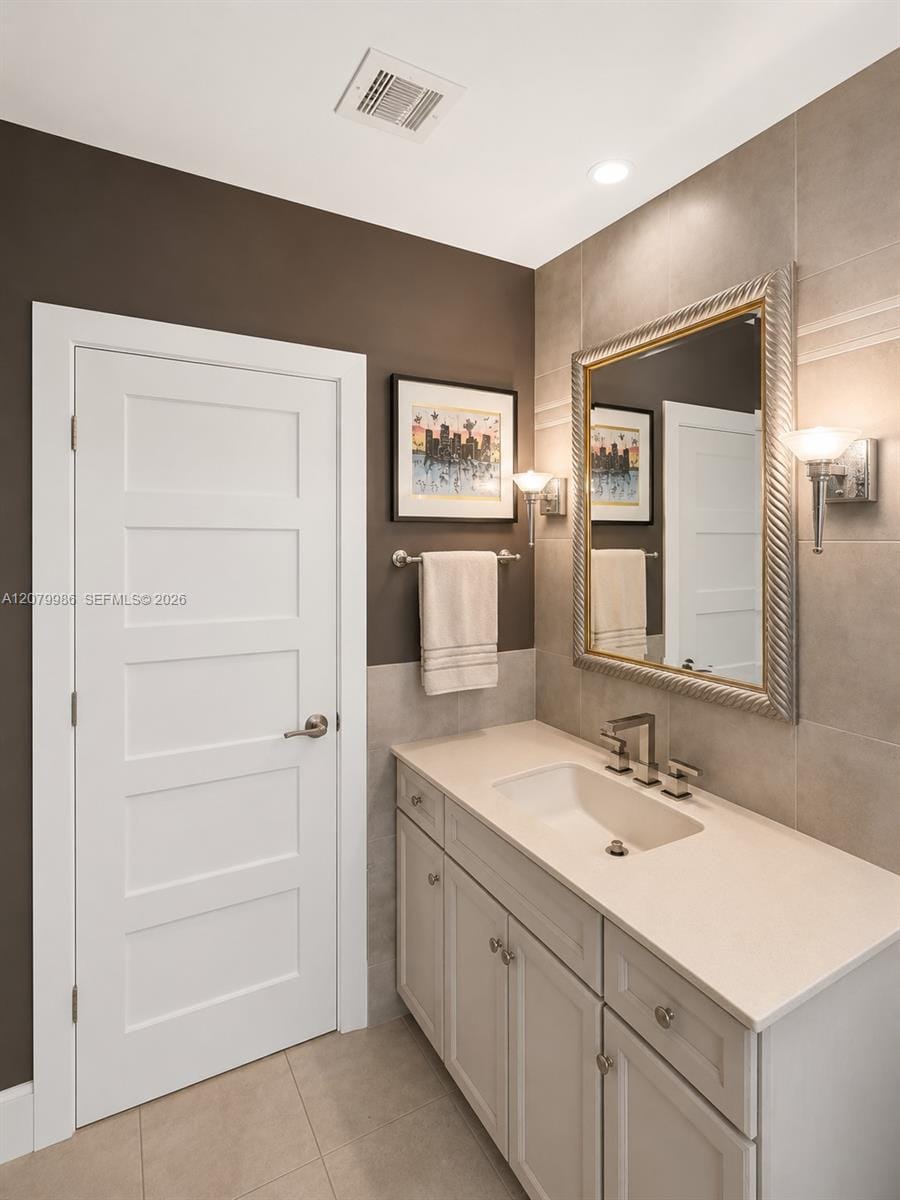 2421 NE 13th Street — photo 9