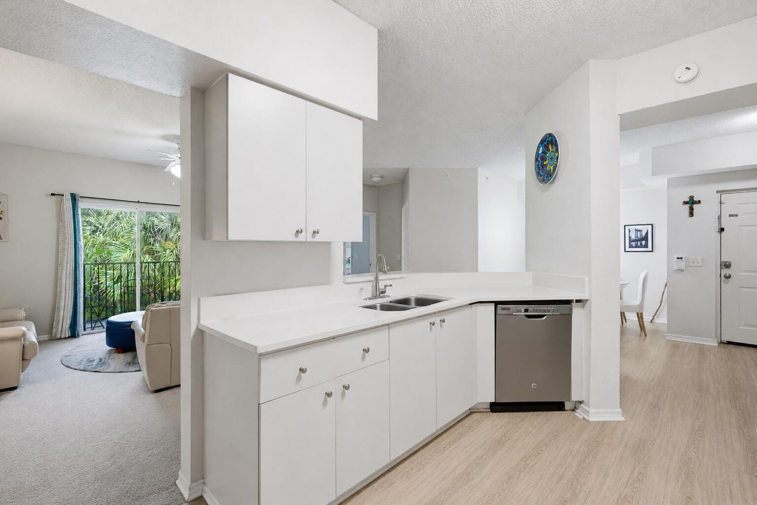 350 CRESTWOOD Circle 306 — photo 4