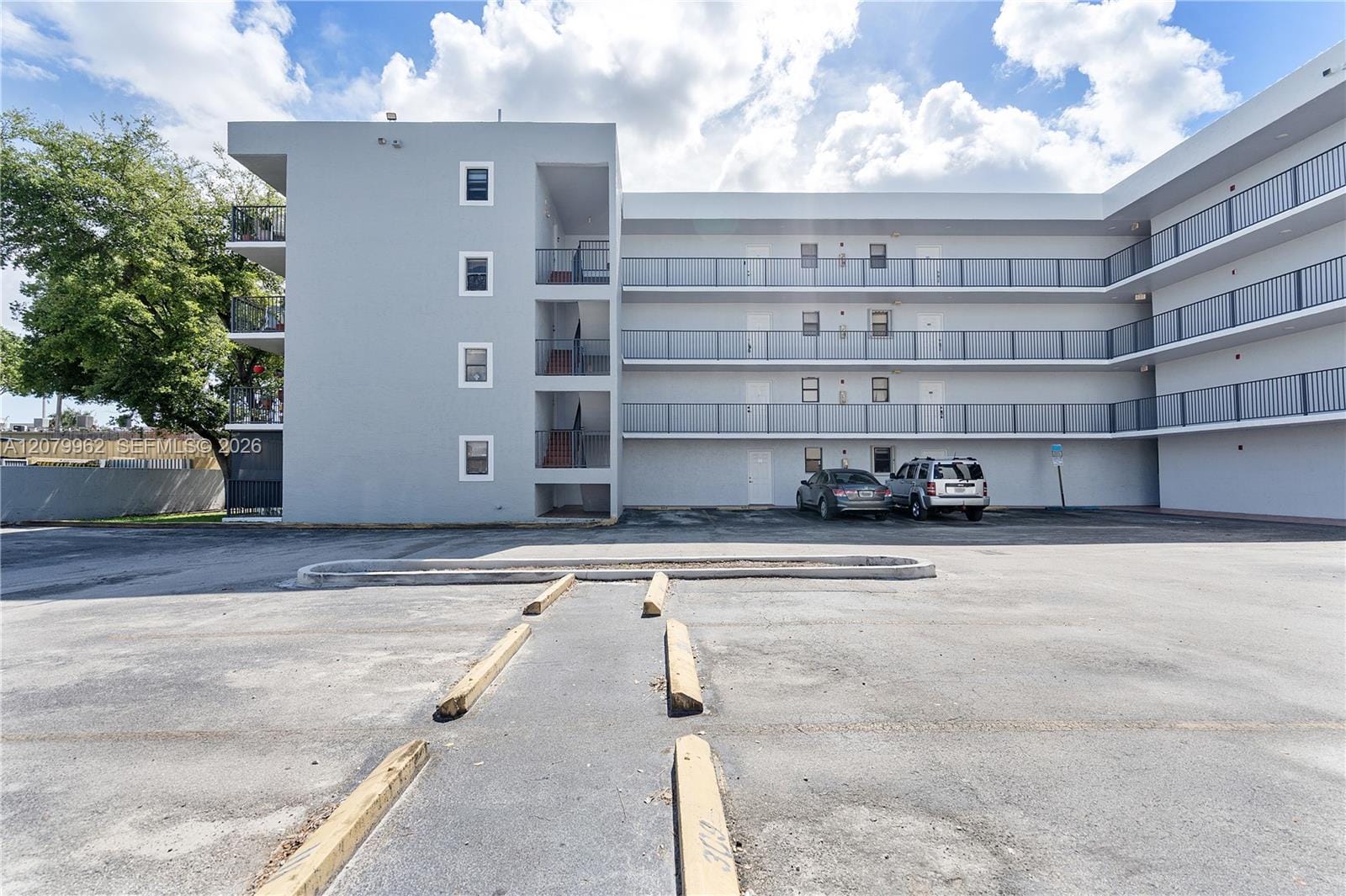 Pending home at 5825 W 25 Court 212, Hialeah, FL 33016