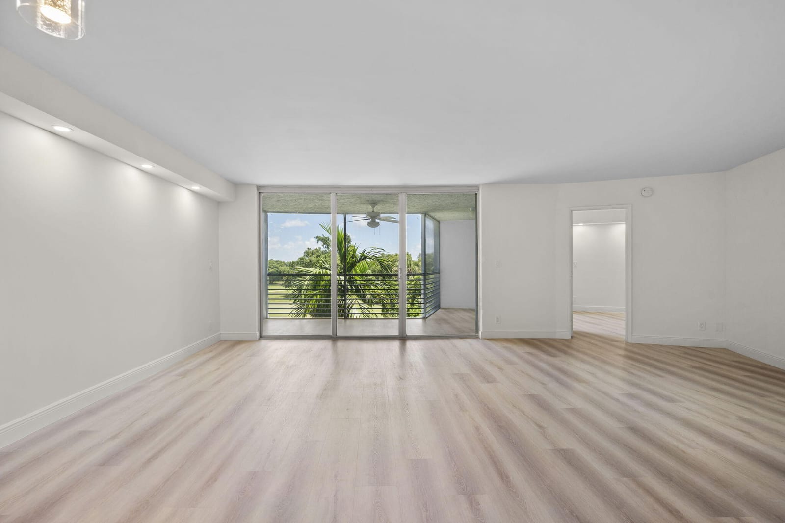 4020 W PALM AIRE Drive 408 — photo 2