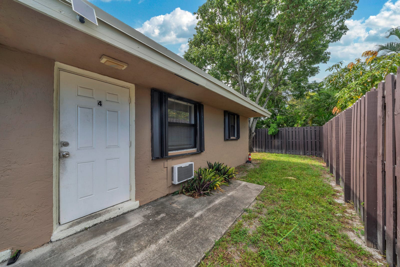 237 SW 5th Street 4D — photo 5