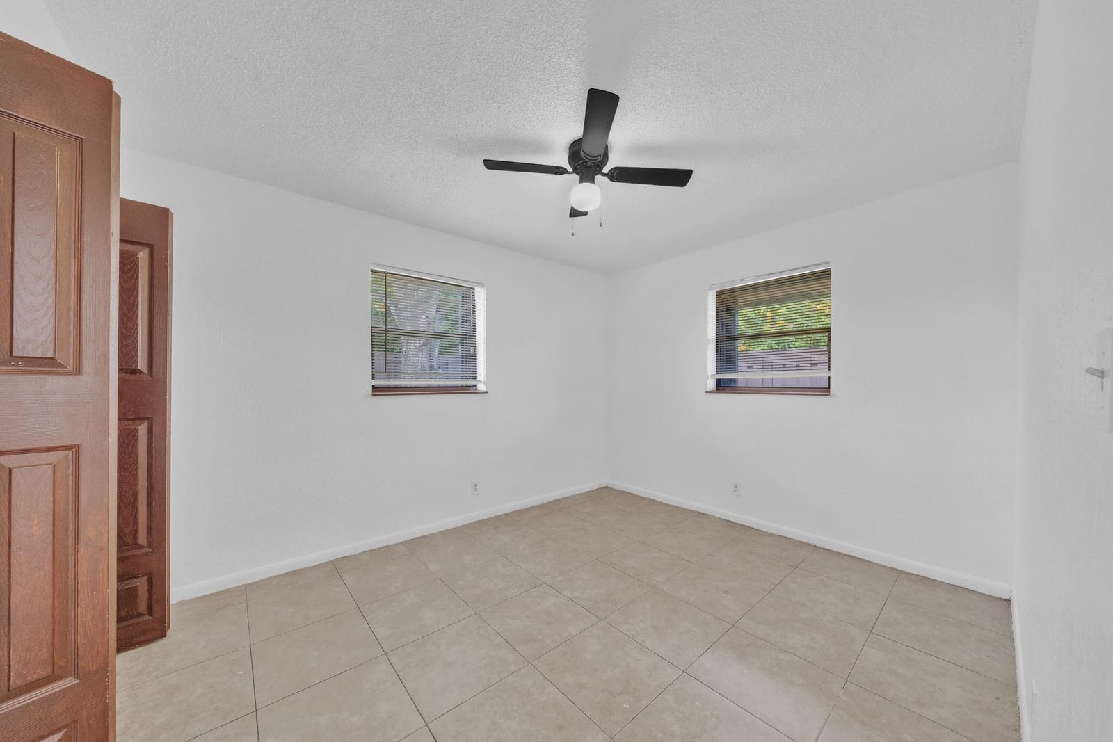 237 SW 5th Street 4D — photo 8