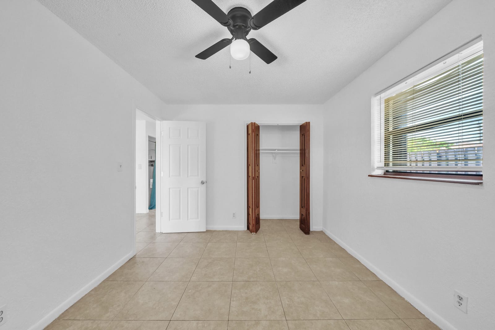 237 SW 5th Street 4D — photo 9