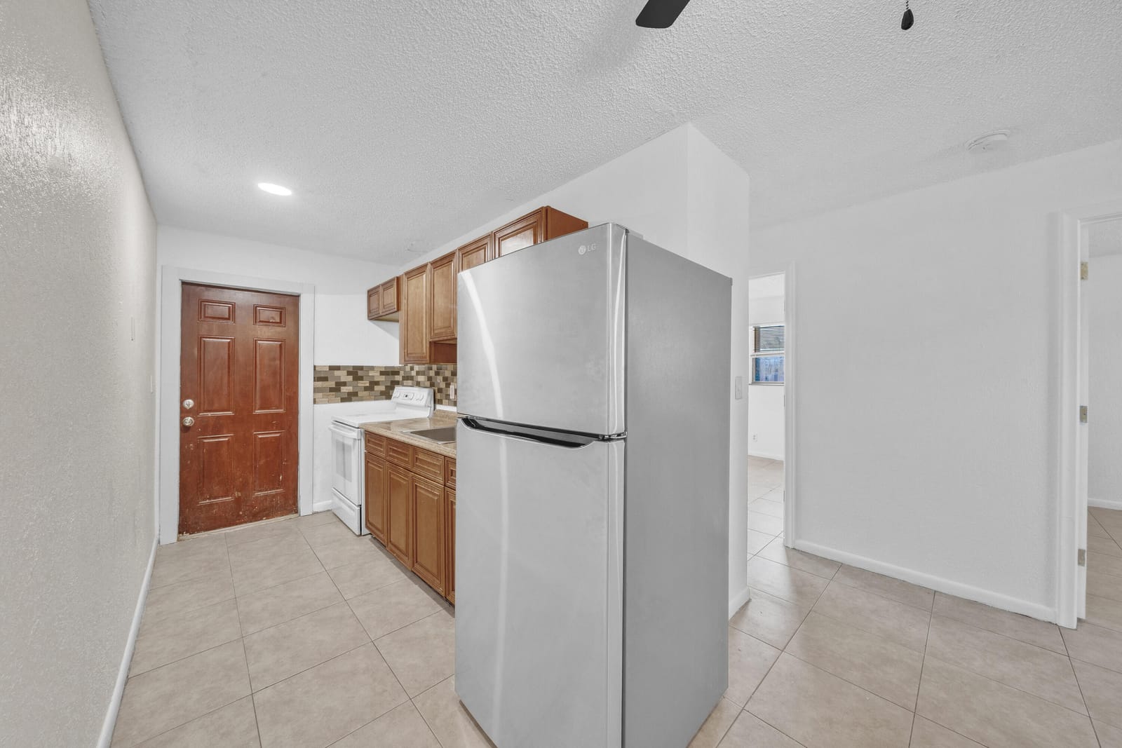 237 SW 5th Street 4D — photo 10