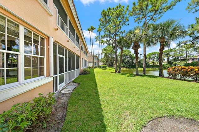 120 LEGENDARY Circle, Palm Beach Gardens, FL 33418