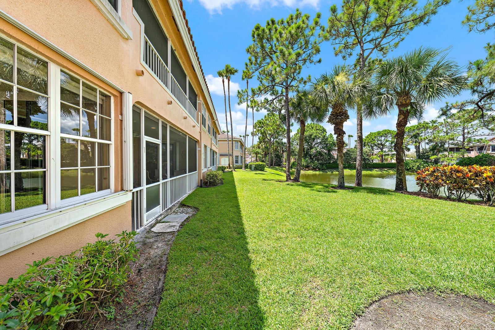 120 LEGENDARY Circle, Palm Beach Gardens, FL 33418