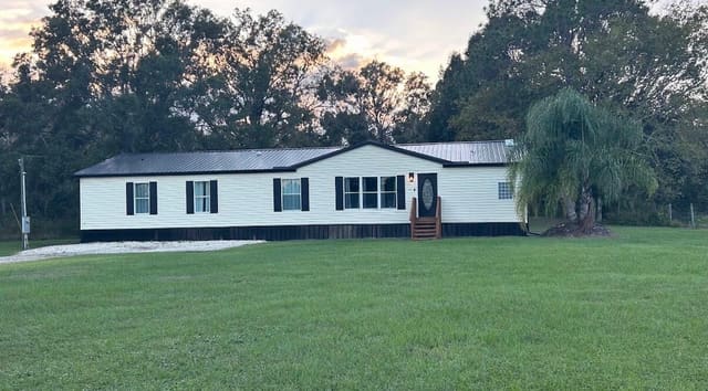 734 State Route 50, Webster, FL 33597