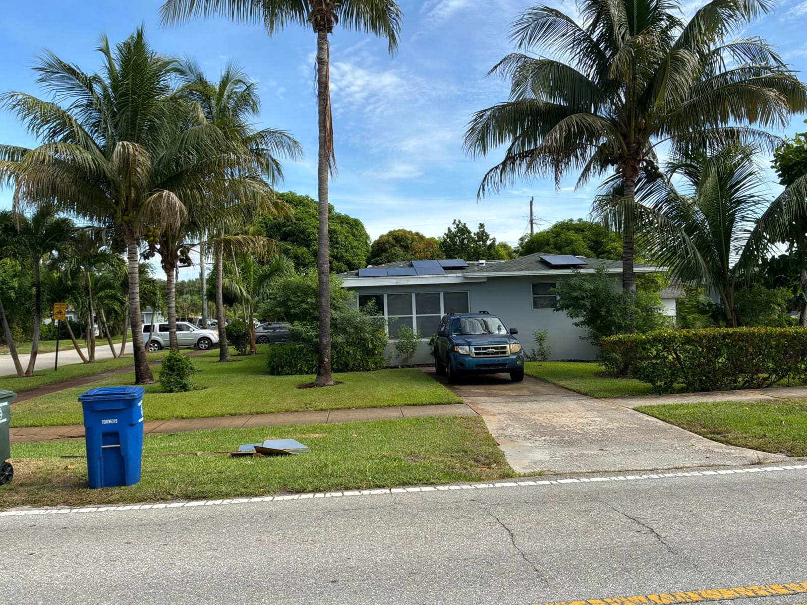 105 4TH Street 105, Lake Park, FL 33403