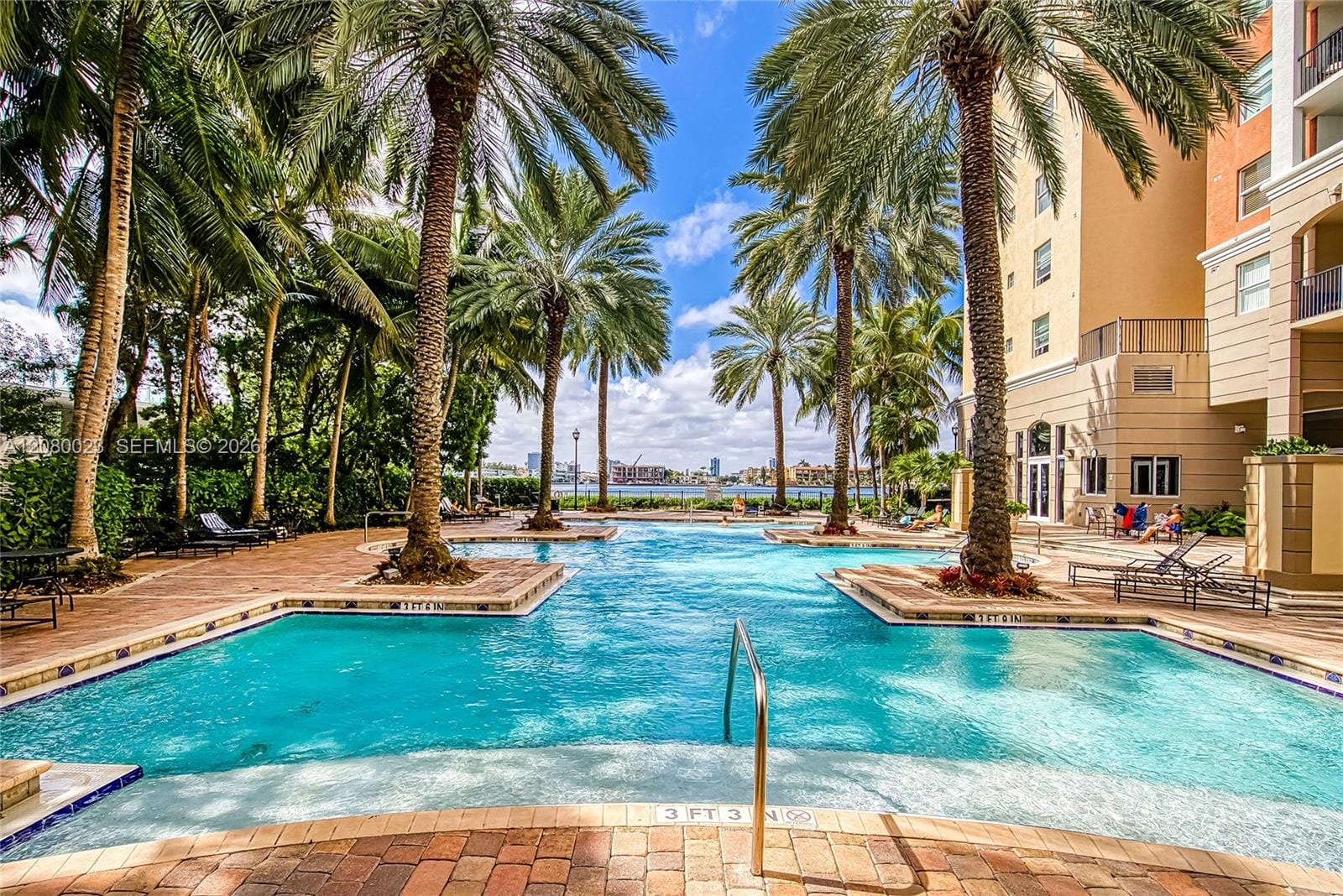17150 N Bay Road 2301 — photo 11