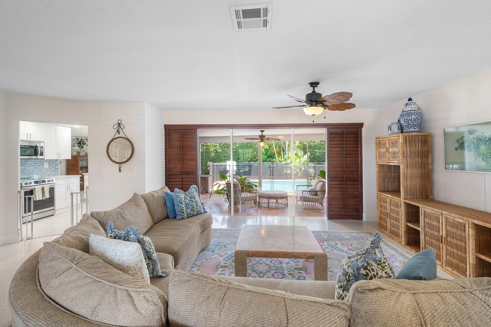 943 SW 5th Street — photo 2