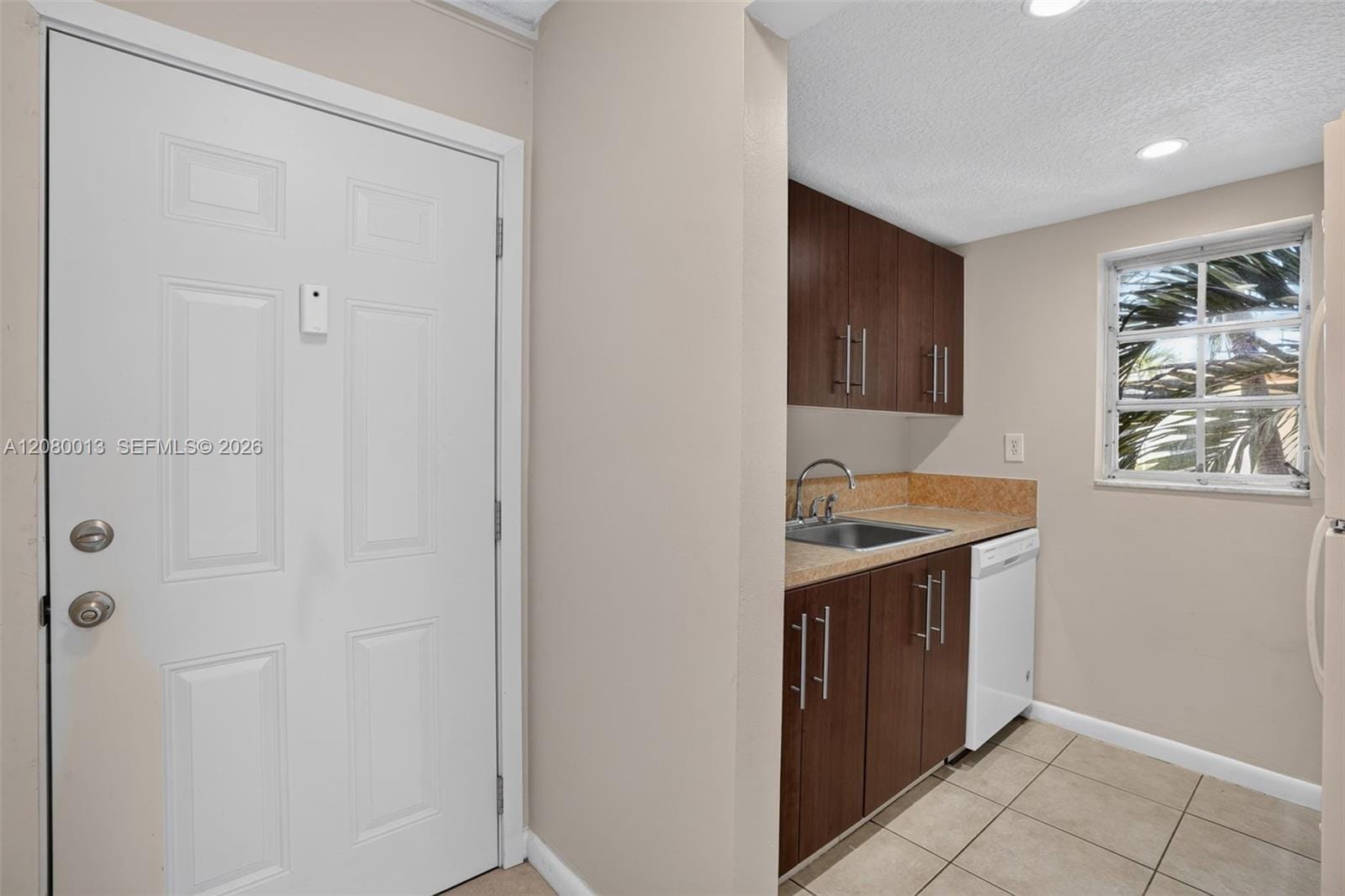 8600 SW 109th Avenue 4-205 — photo 2