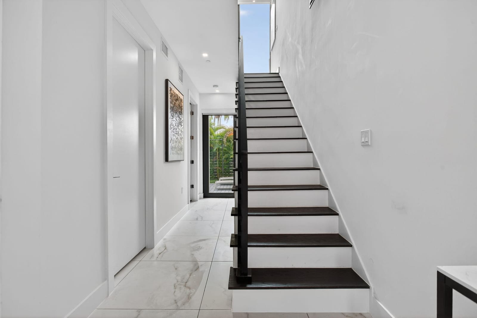 1044 N VICTORIA PARK Road — photo 4