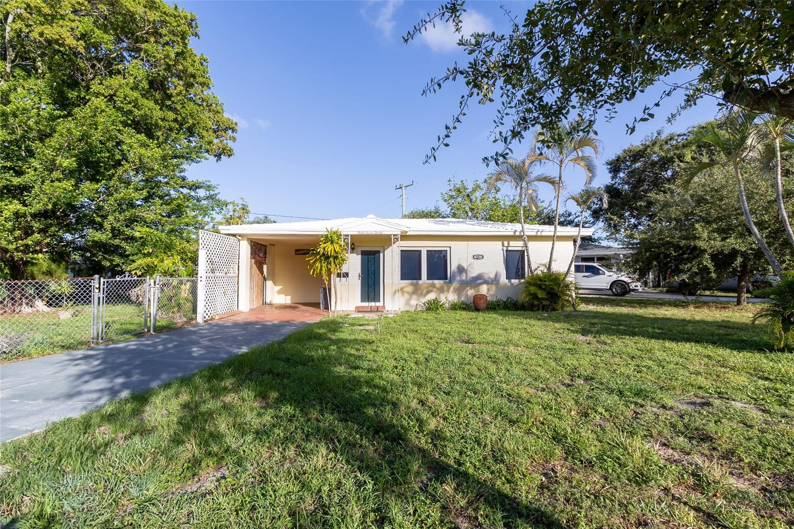 4720 N Andrews Avenue, Oakland Park, FL 33309