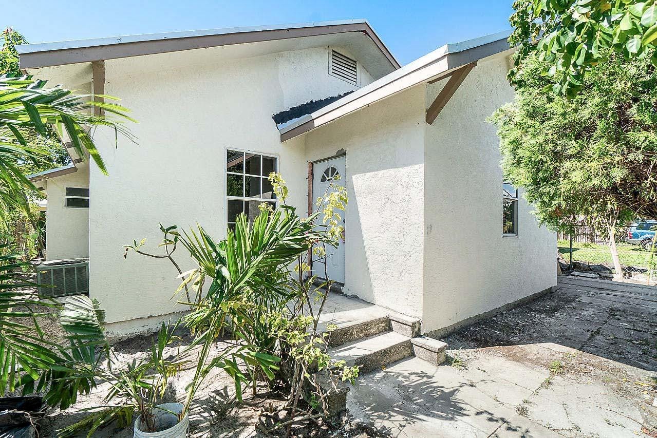 420 Lilac Court A, West Palm Beach, FL 33407