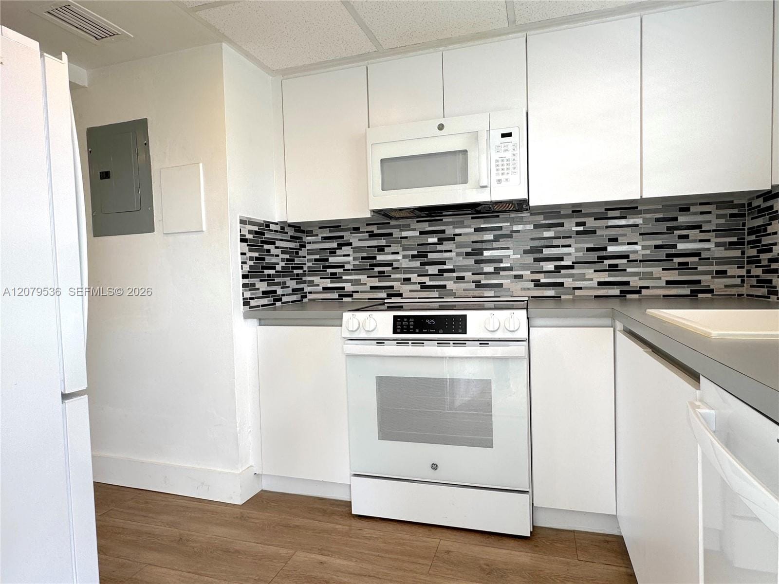 7660 SW 82nd Street H208, Miami, FL 33143 photo 3