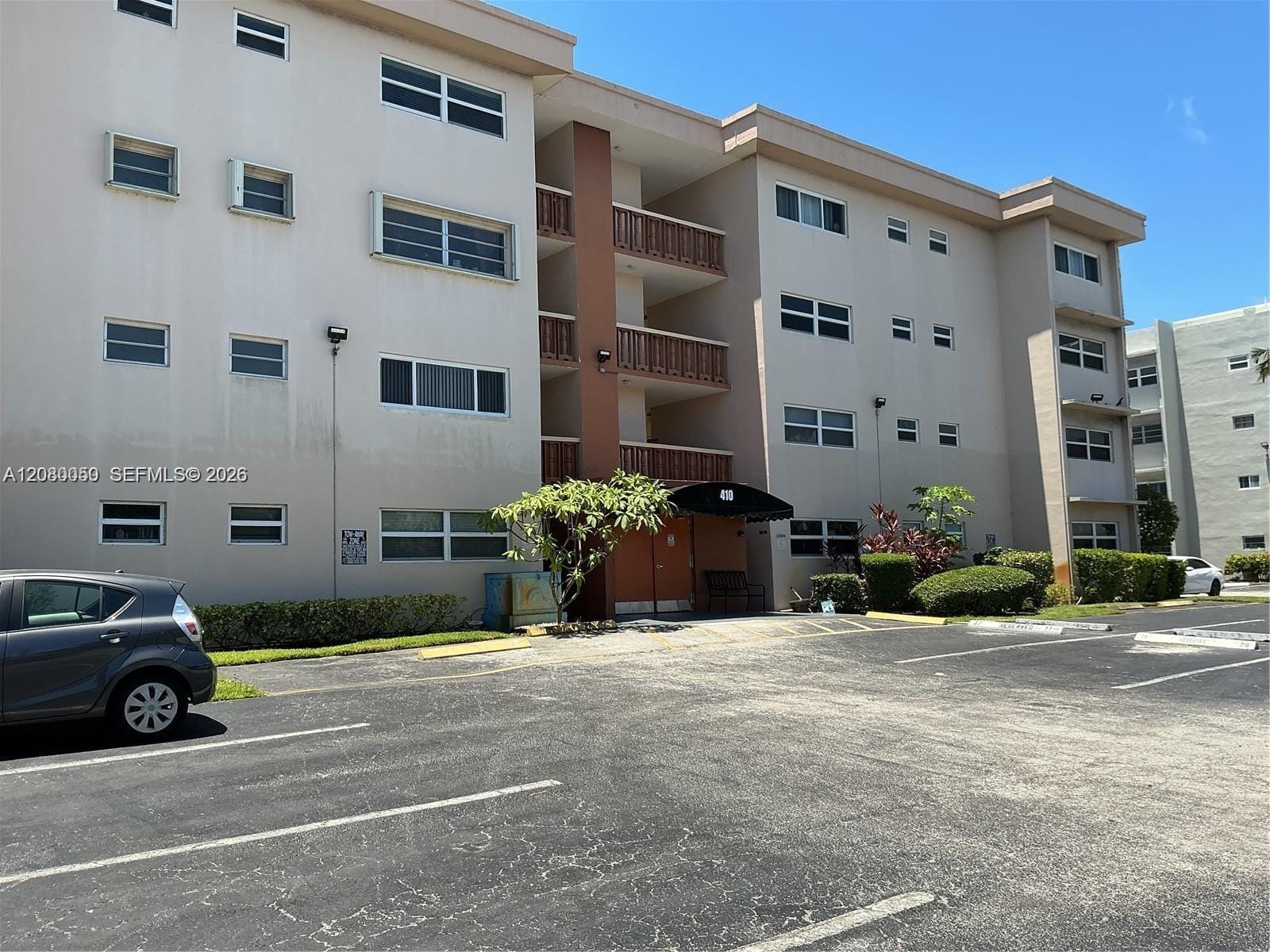 410 SE 2nd Street 318, Hallandale Beach, FL 33009