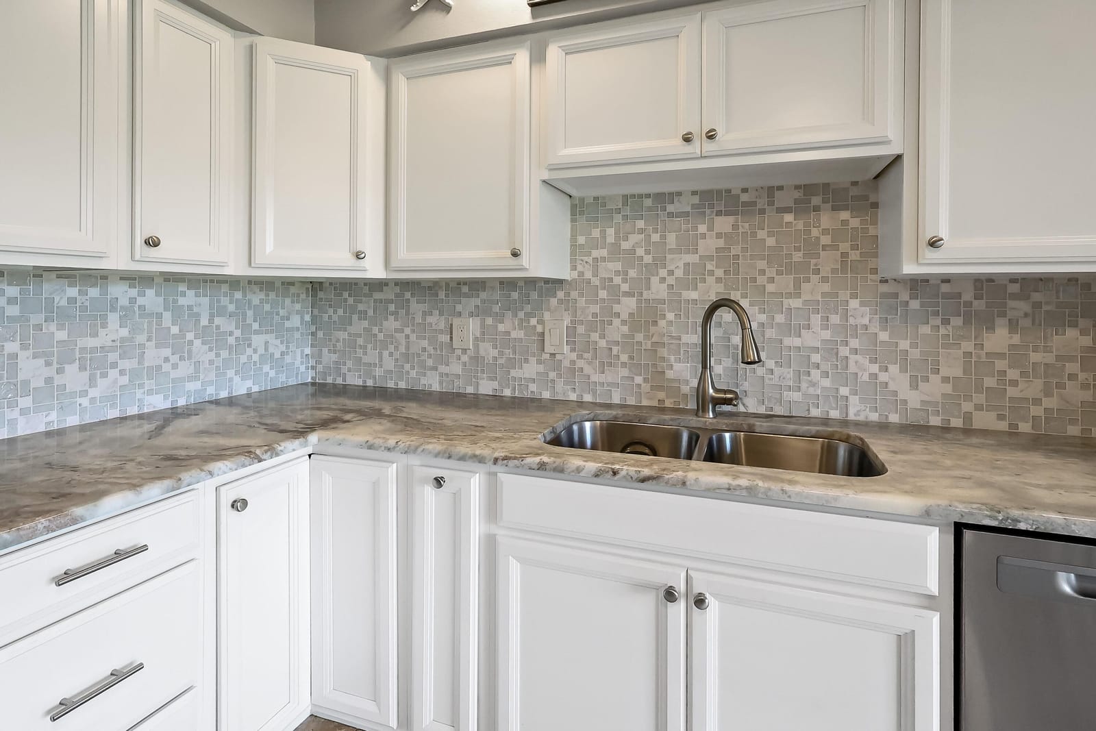 3209 S LAKEVIEW Circle 8105 — photo 11