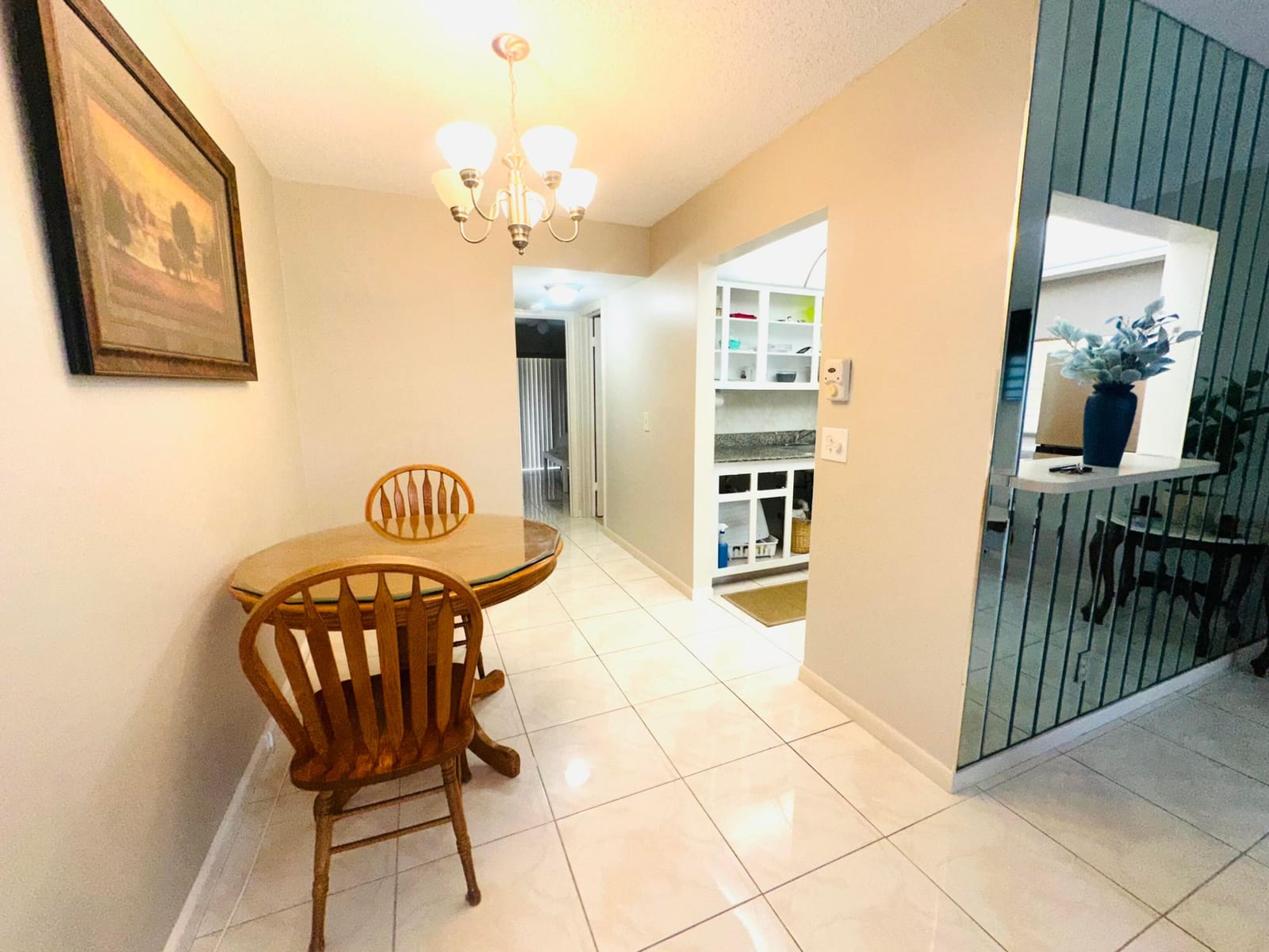 271 FARNHAM L — photo 3