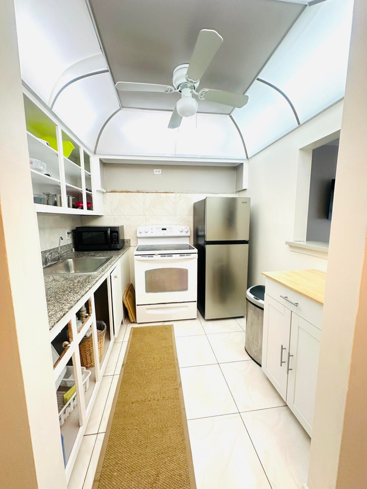 271 FARNHAM L — photo 4