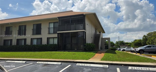 5981 Washington Street 206, Hampton Court, Hollywood, FL