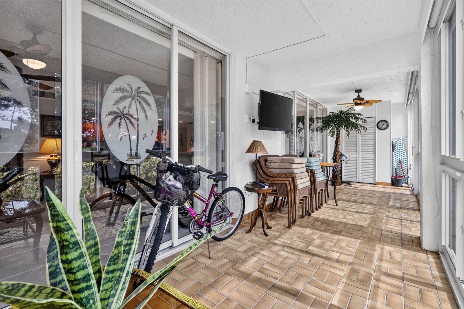 103 Half Moon Circle H1 — photo 11
