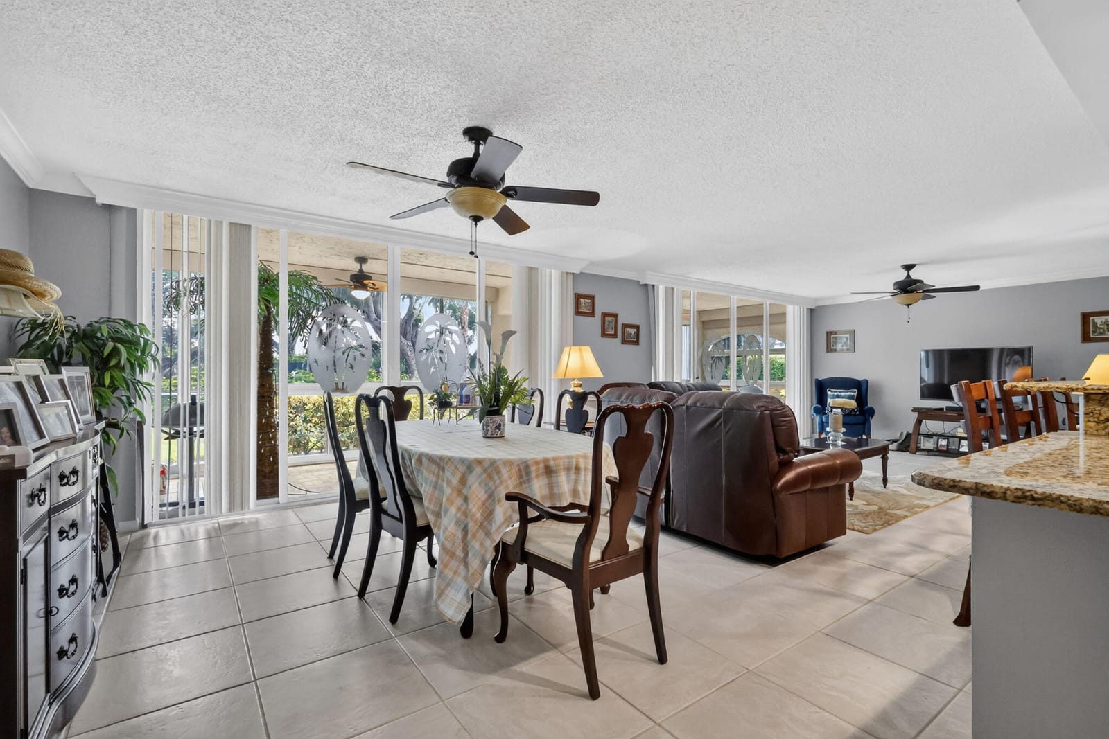 103 Half Moon Circle H1 — photo 8