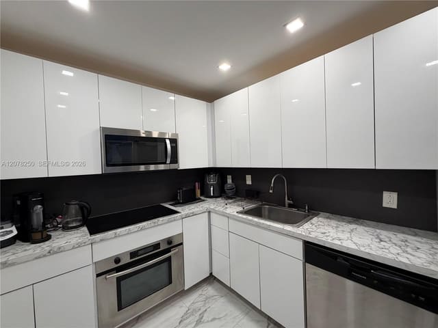 400 Kings Point Drive 218, Sunny Isles Beach, FL 33160