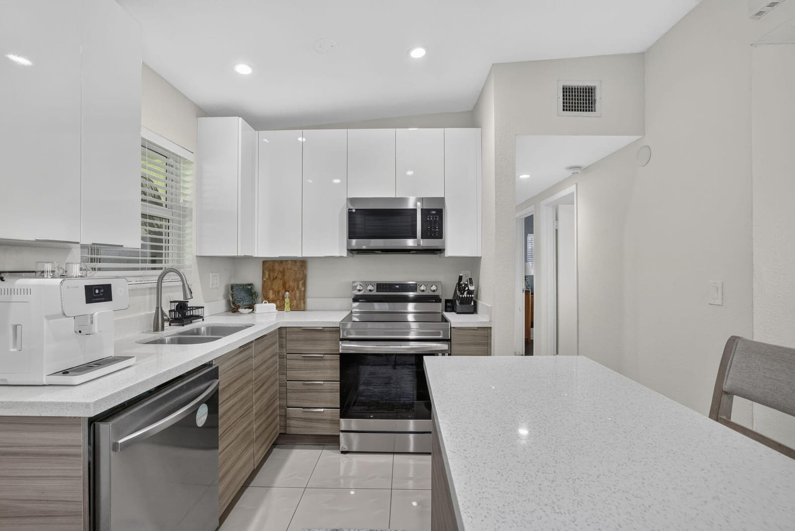 1633 NE 51st Court — photo 6