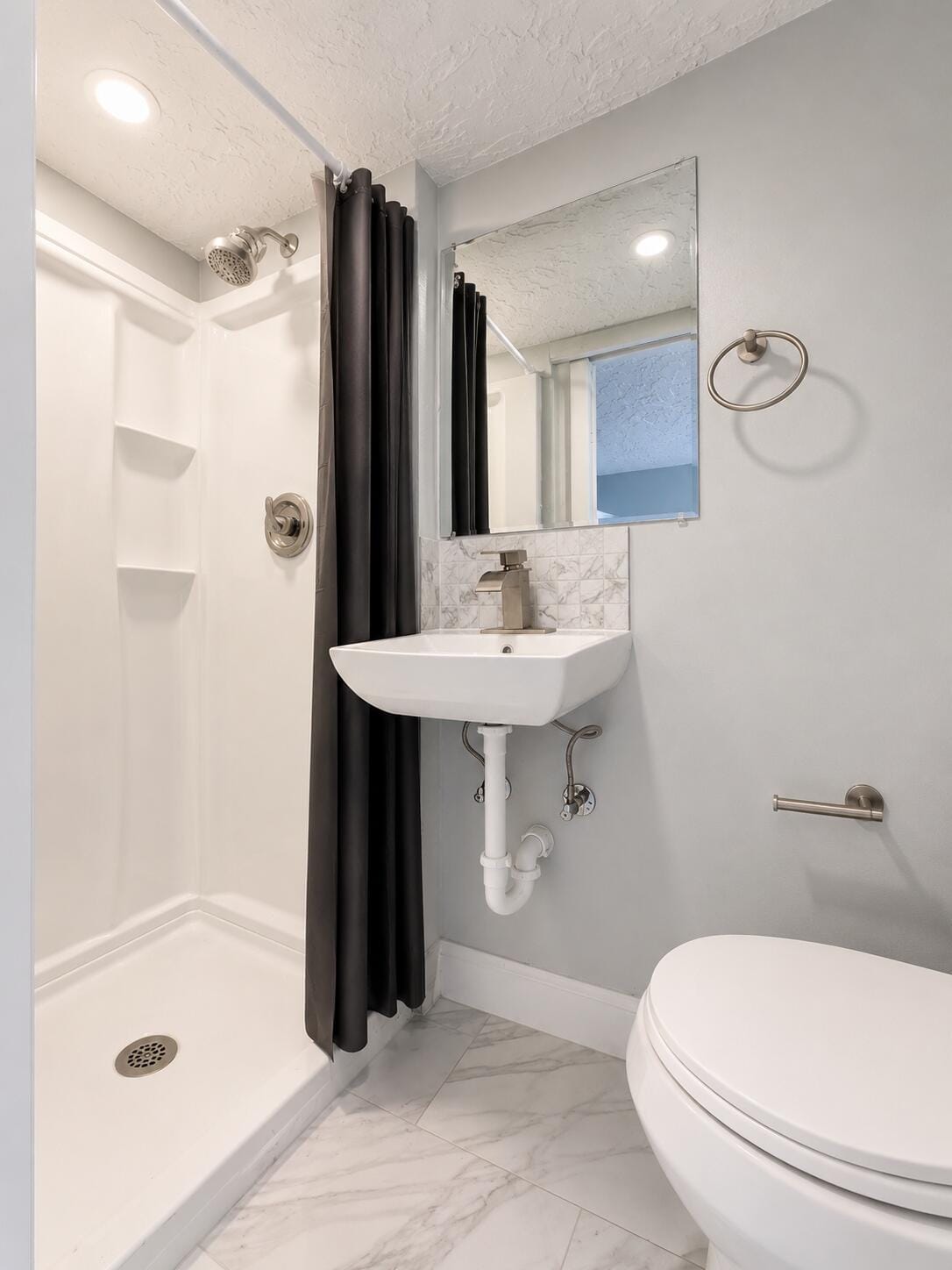 173 W 16TH Street — photo 3