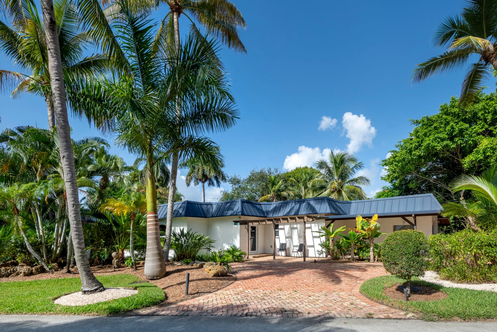 2314 Desota Drive — photo 3